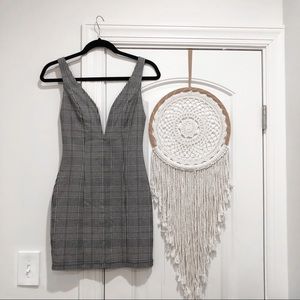**currently unavailable** ⚡️PLAID BODYCON DRESS!!🎸